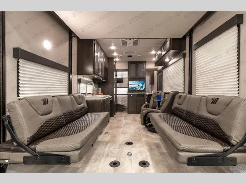 2021 Grand Design Momentum G-Class 21G - Photo 3