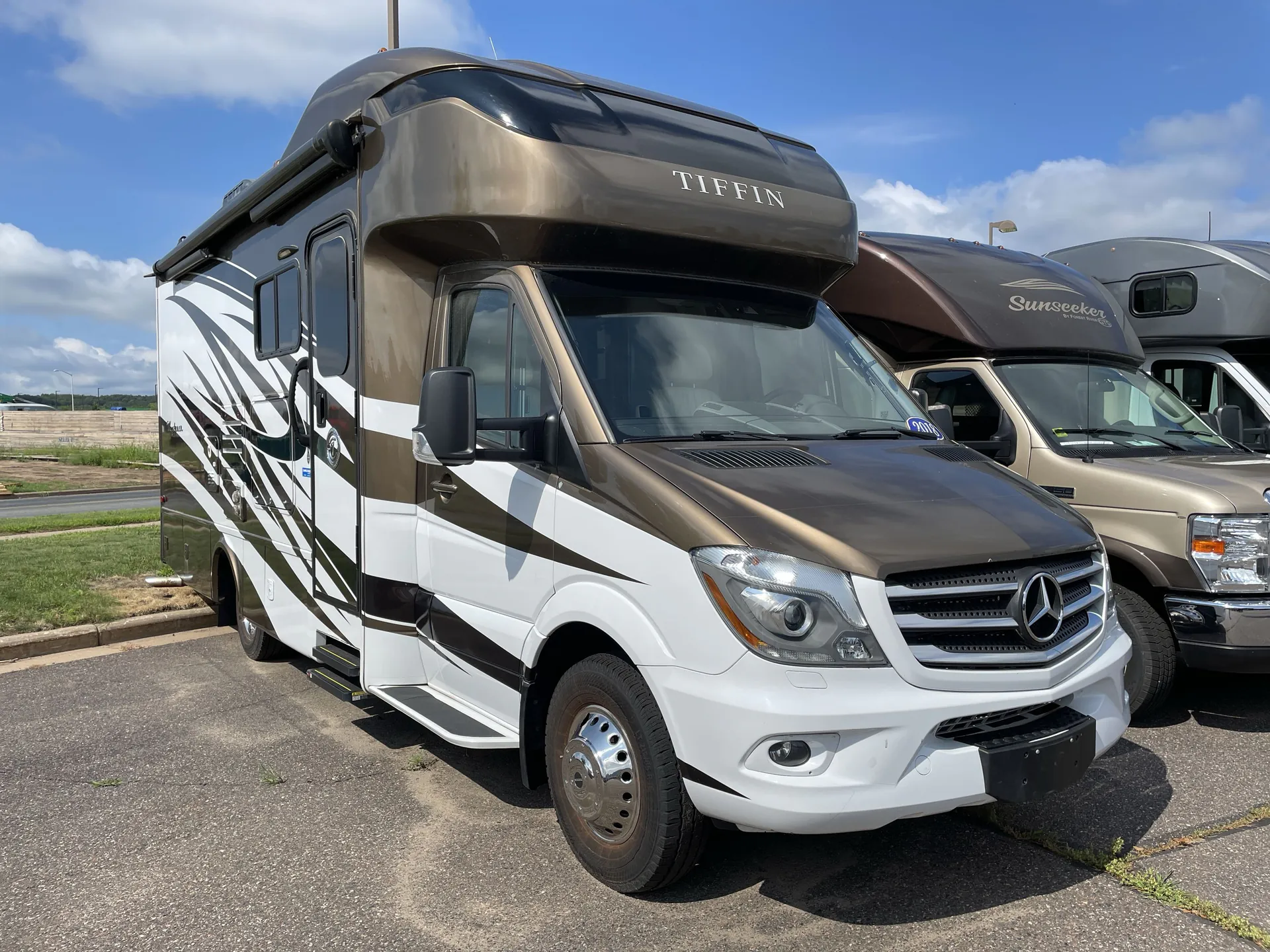 2018 Tiffin Wayfarer 24 FW - Photo 2