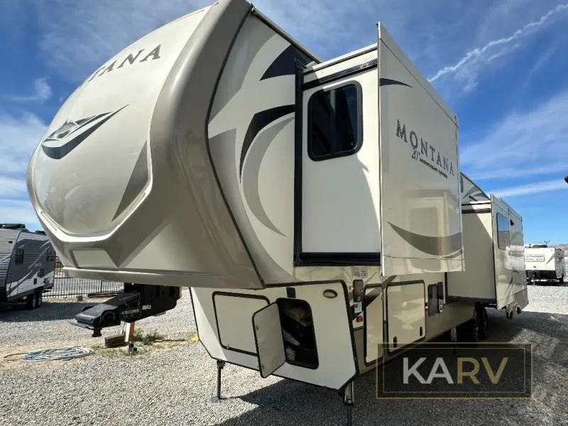 2019 Keystone Montana 3855BR - Photo 3