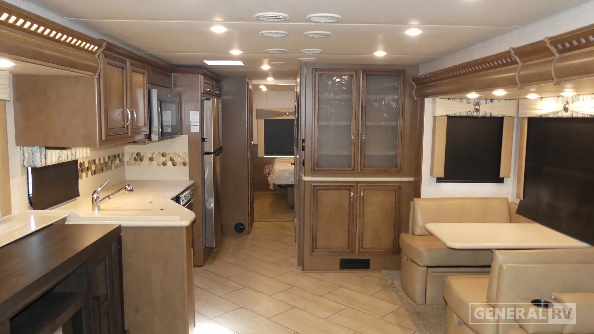 2020 Newmar Bay Star 3626 - Photo 3