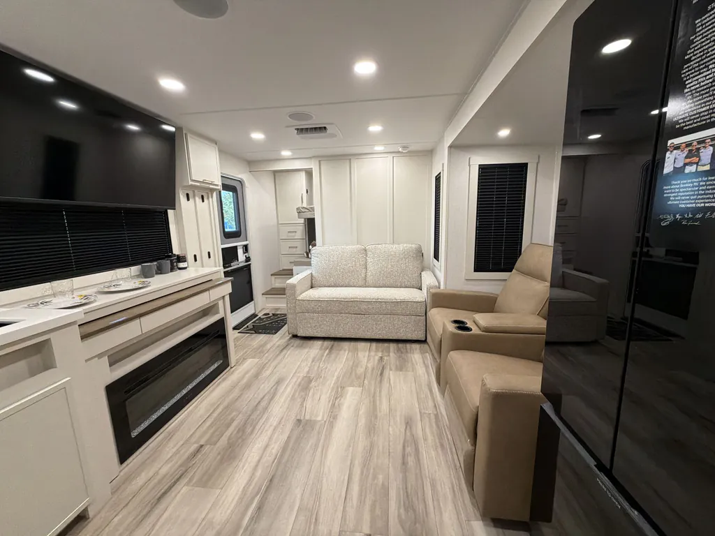 2027 Brinkley Model I 294, Photos photo 14