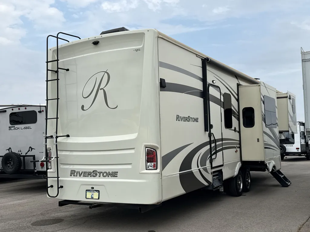 2018 Forest River RiverStone 39FK, Photos photo 7