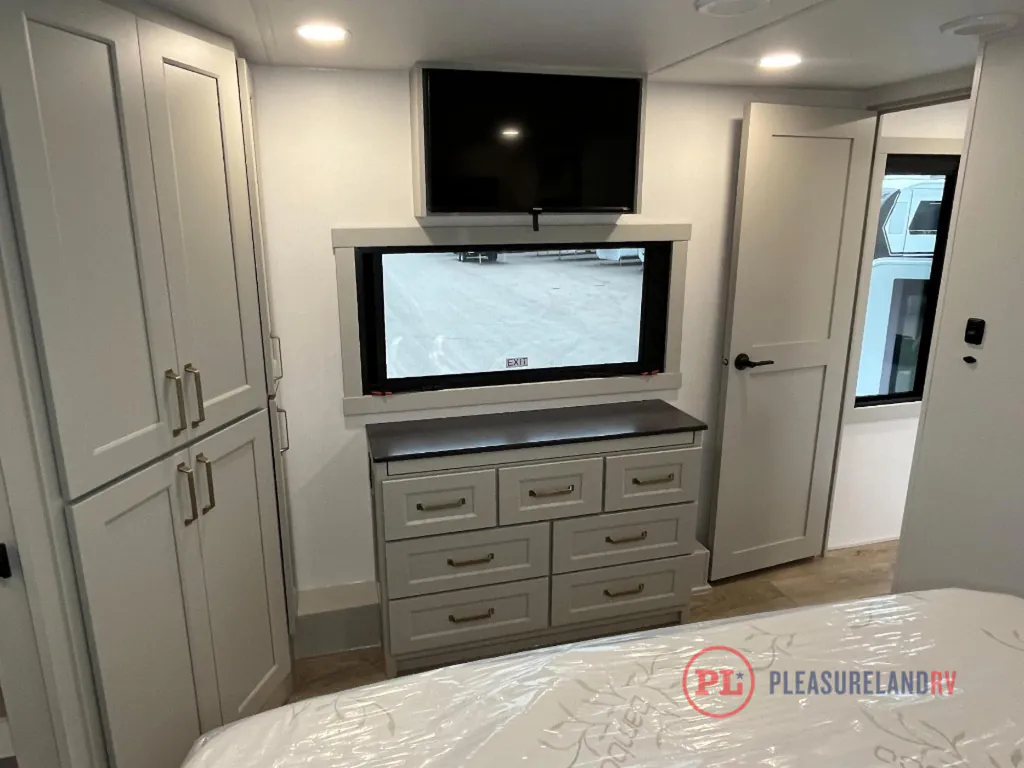 2026 Brinkley Model G 4100, Photos photo 33