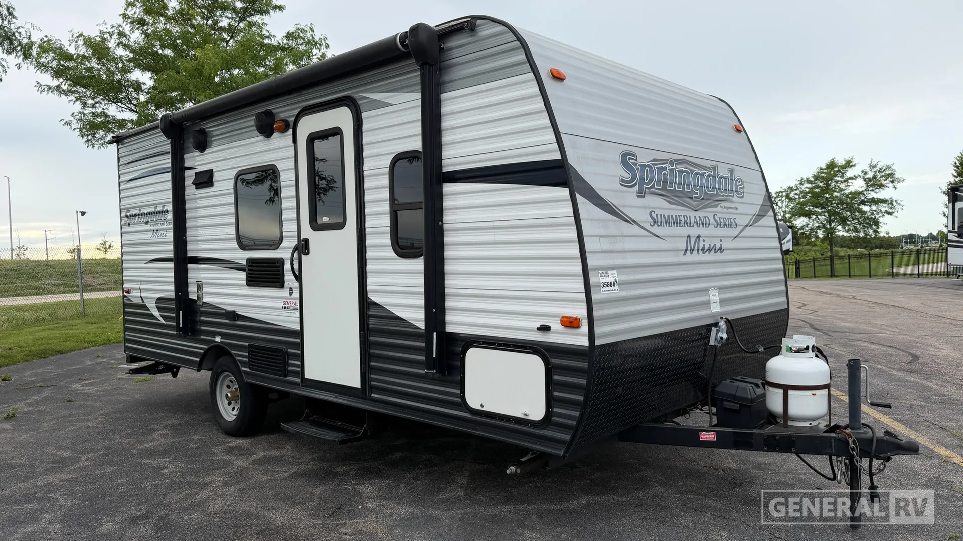 2017 Keystone Springdale Mini 1800BH - Photo 2
