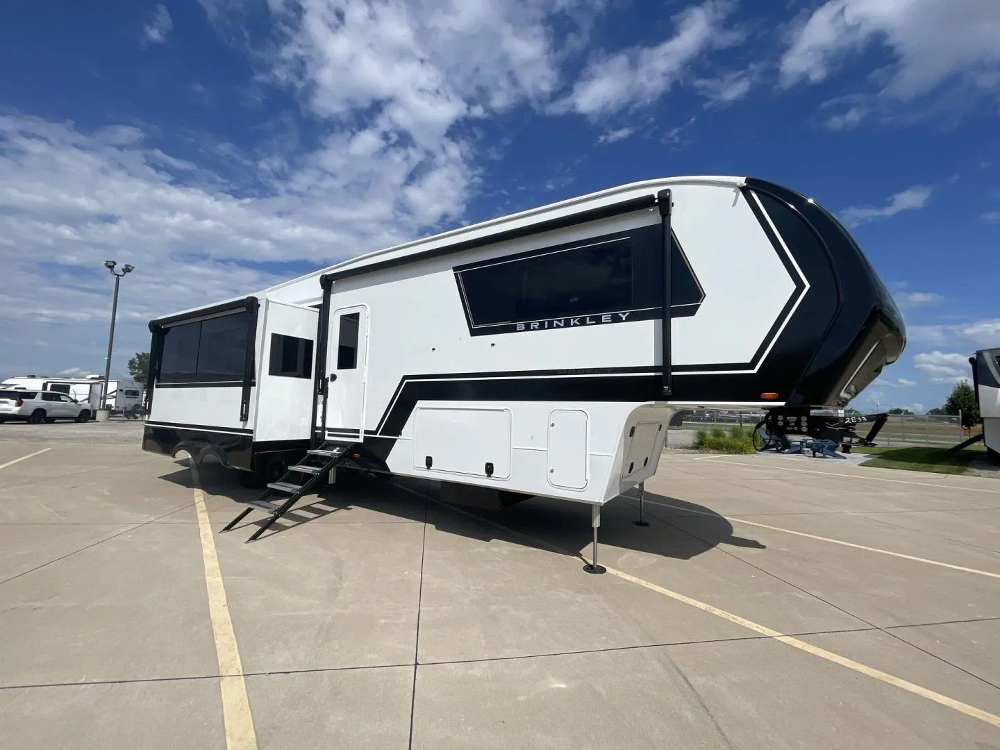 2027 Brinkley Model Z 3420 - Photo 2