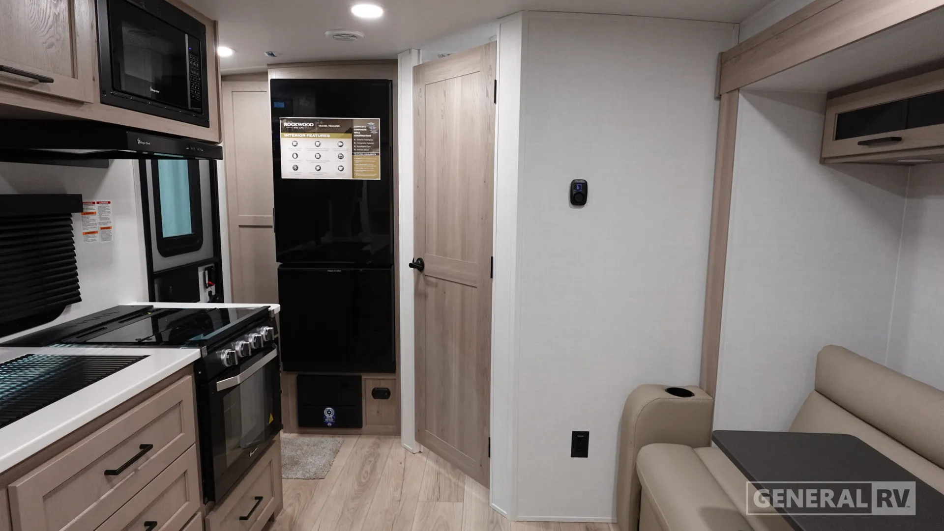 2026 Forest River Rockwood Mini Lite 2109S - Photo 3