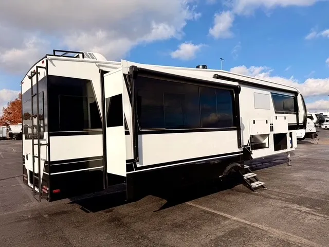 2026 Brinkley Model Z 3610 - Photo 4