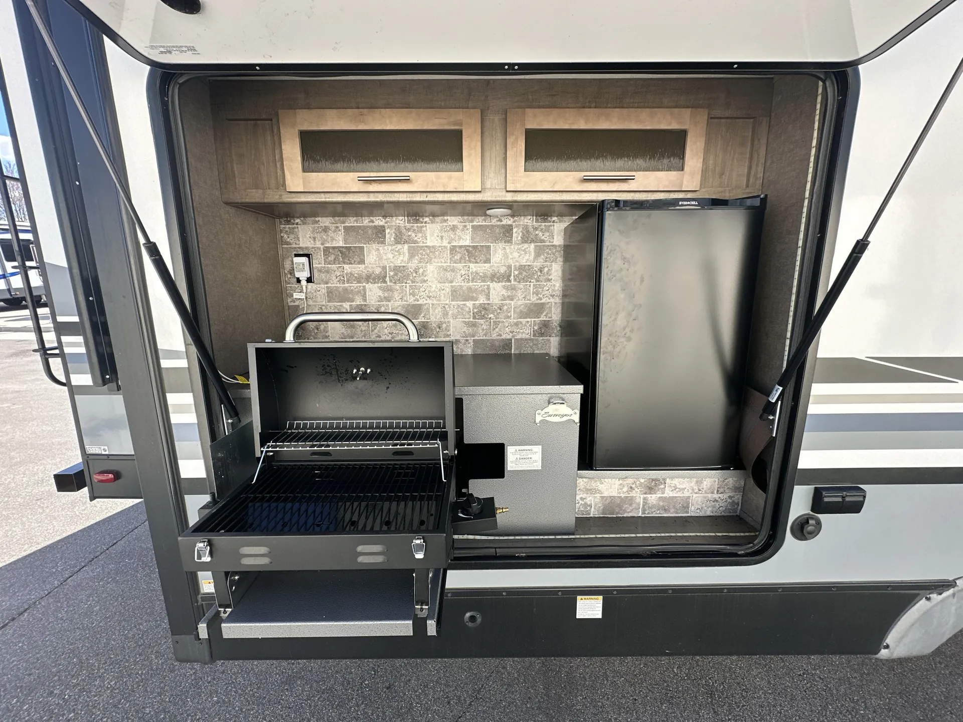 2018 Forest River Surveyor 33KRLOK — living area main