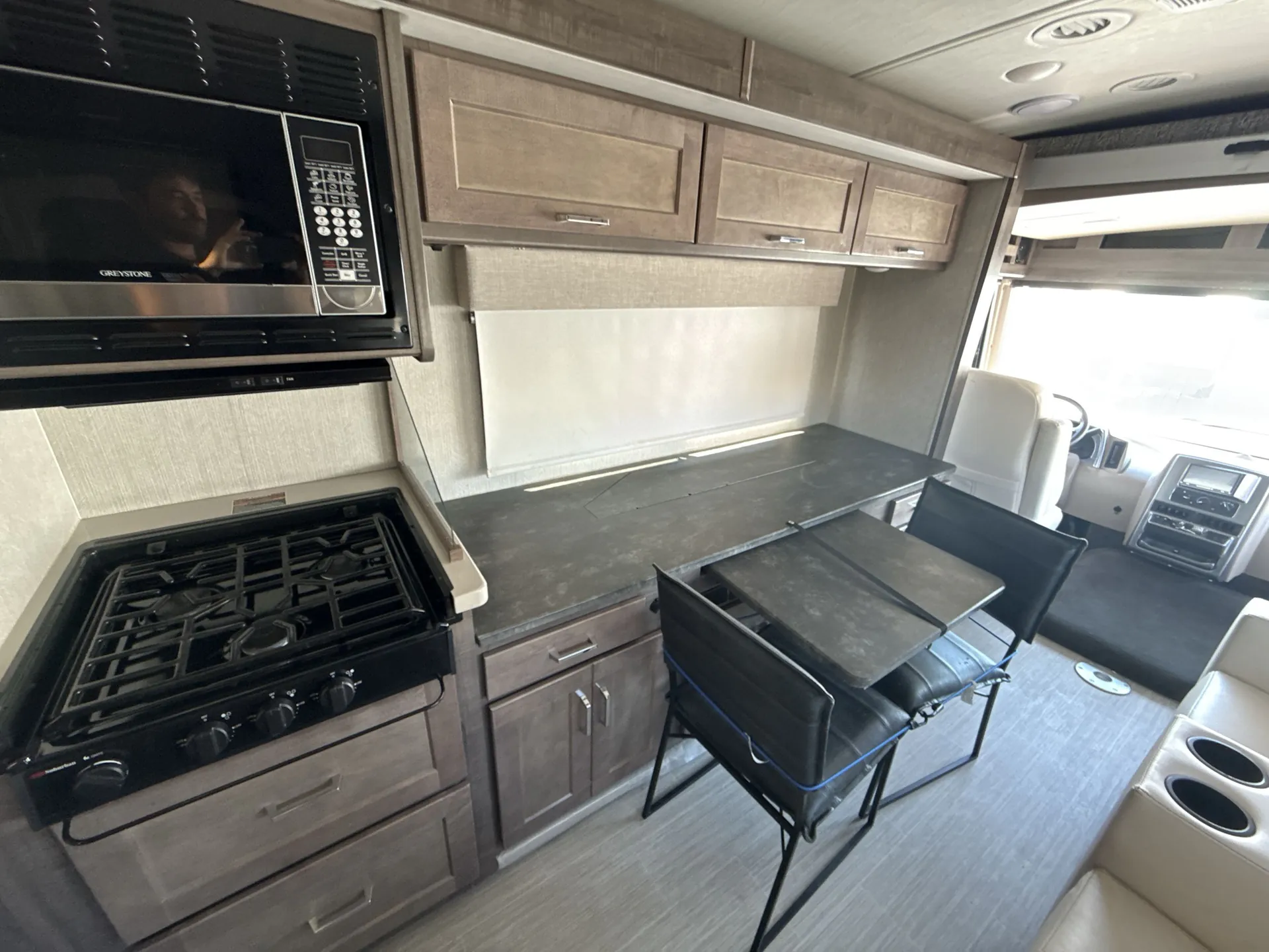 2022 Winnebago Adventurer 30T — living area main