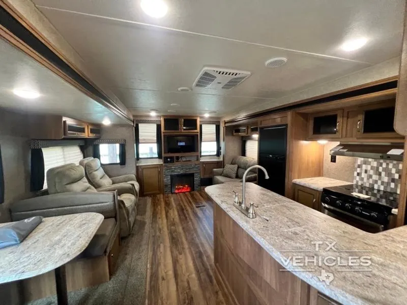 2018 Coachmen Catalina 333RETS - Photo 2