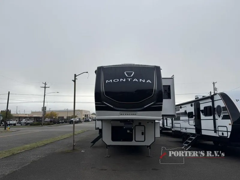2026 Keystone Montana 3915TB - Photo 3