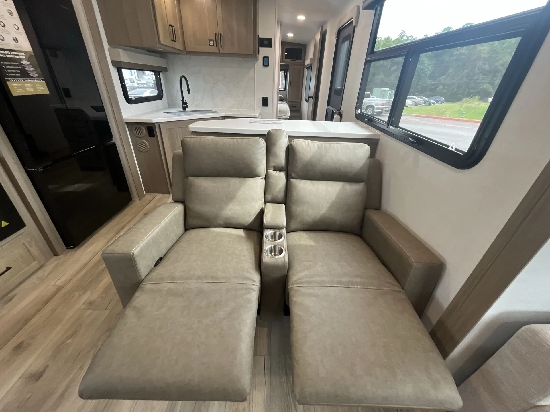 2027 Forest River Rockwood Ultra Lite 2921RL — backside