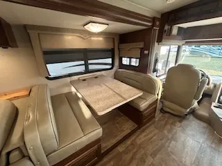 2018 Forest River GEORGETOWN USED    31L GT5 - Photo 3