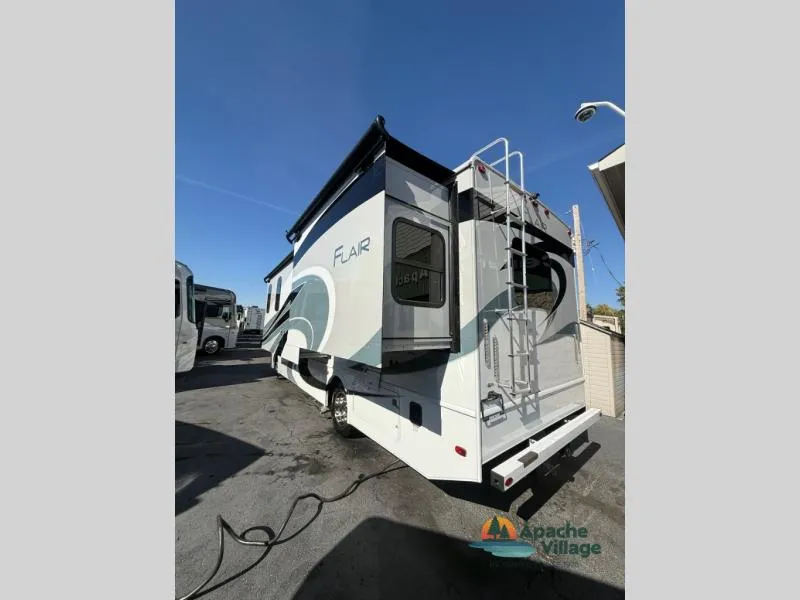 2025 Fleetwood Flair 28A - Photo 4
