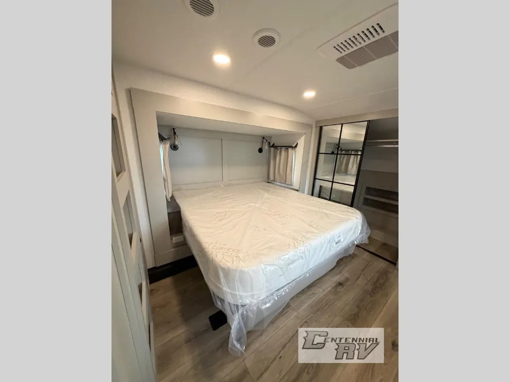 2026 Brinkley Model Z 3600, Photos photo 35