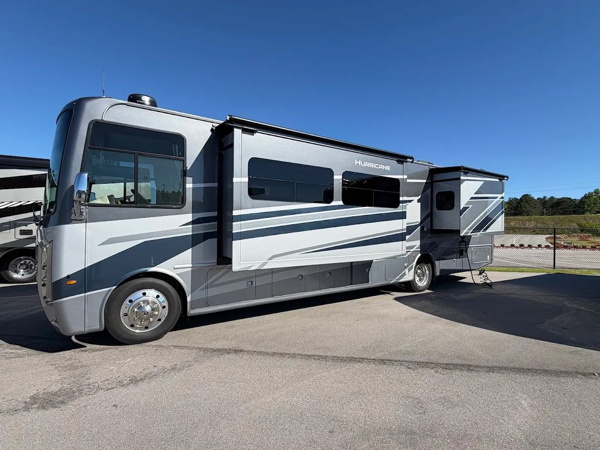 2027 Thor Motor Coach Hurricane 36H - Photo 4