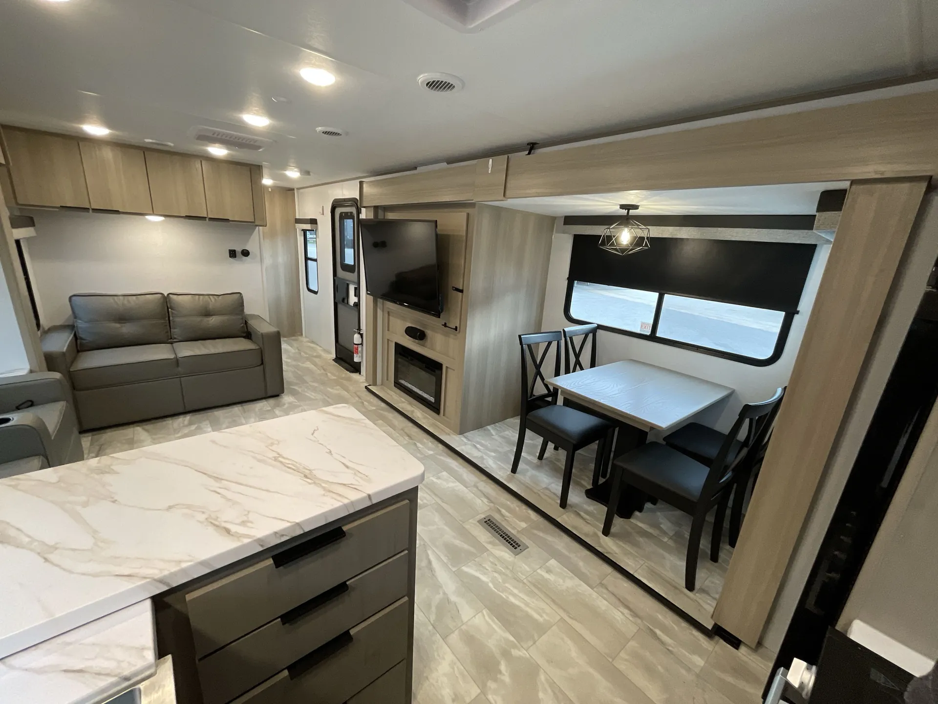 2024 Dutchmen Kodiak Ultimate 3361RKSL — living area main