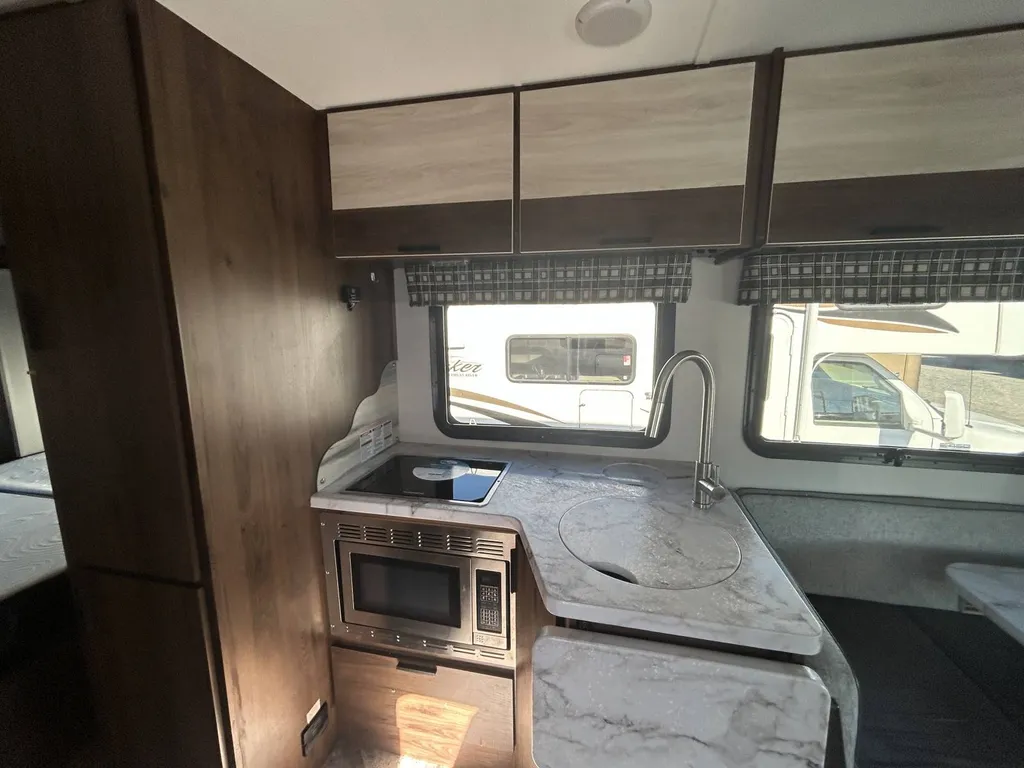 2020 Forest River Sunseeker 2400Q MBS, Photos photo 12