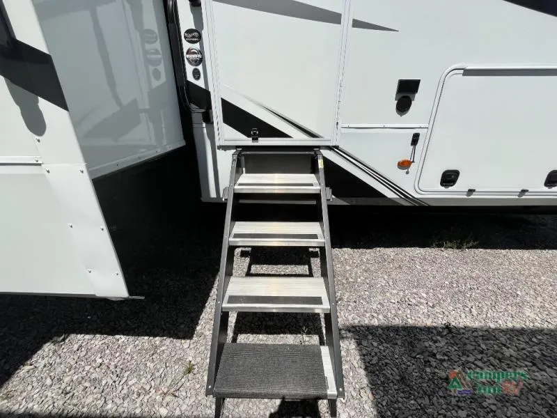 2023 Grand Design Solitude 3740BH - Photo 4
