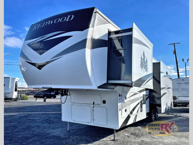 2022 Redwood RV Redwood 3401RL - Photo 4