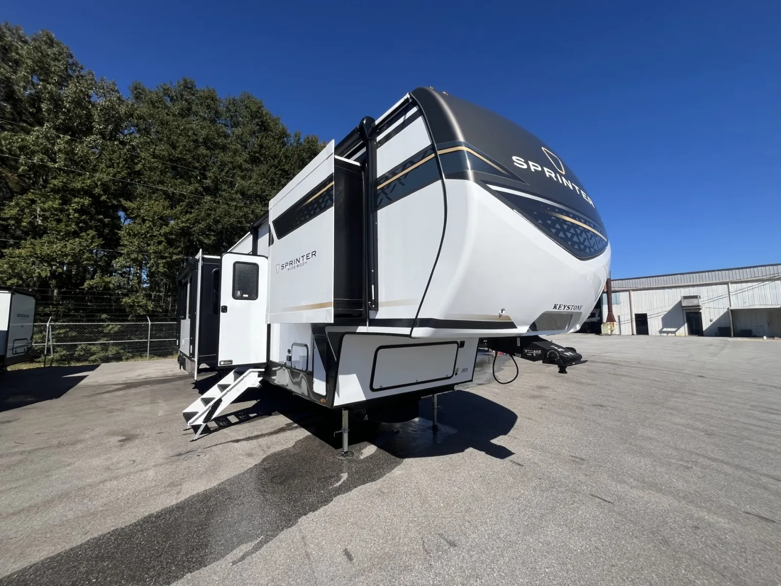 2026 Keystone Sprinter 3980FBS - Photo 2