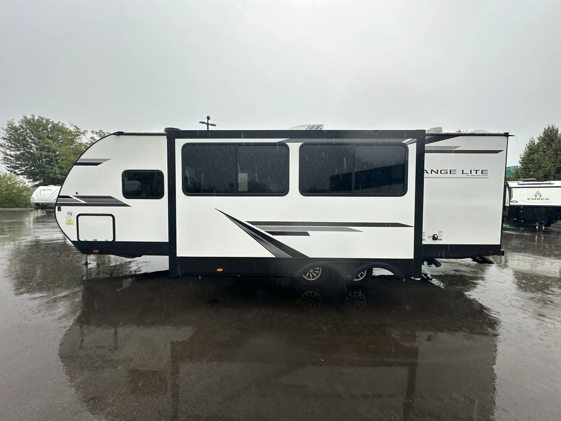 2023 Highland Ridge Range Lite 261BH dealer photo 5 from Camping World