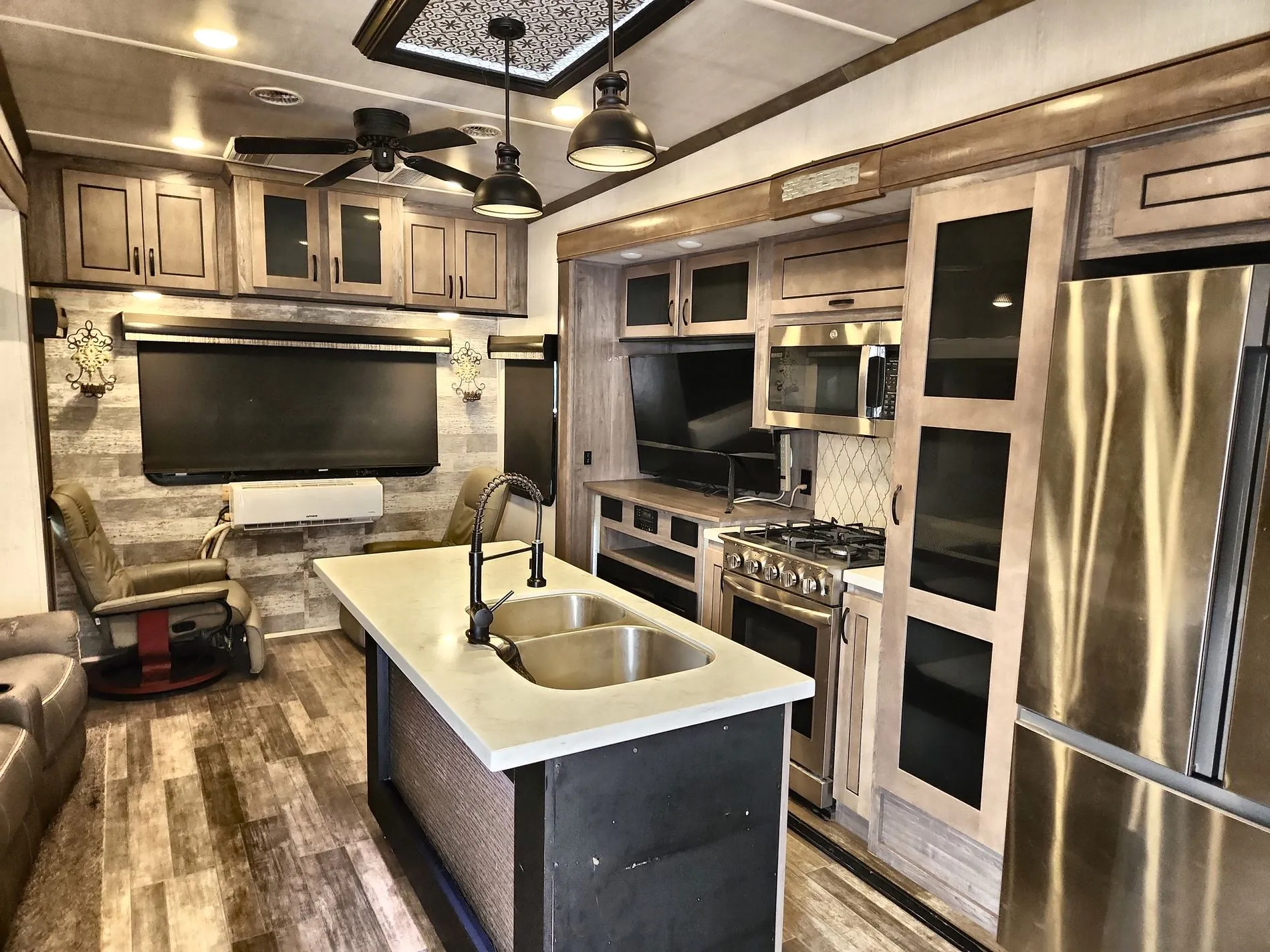 2021 Forest River Cedar Creek 377BH - Photo 3