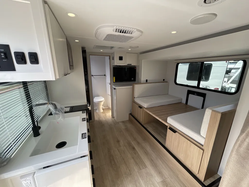 2027 Winnebago Micro Minnie 2108DS, Photos photo 2