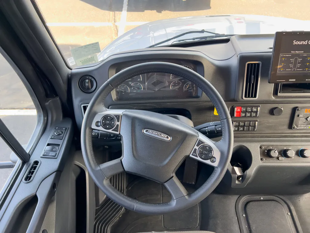 2026 Entegra Coach Accolade 37K, Photos photo 3