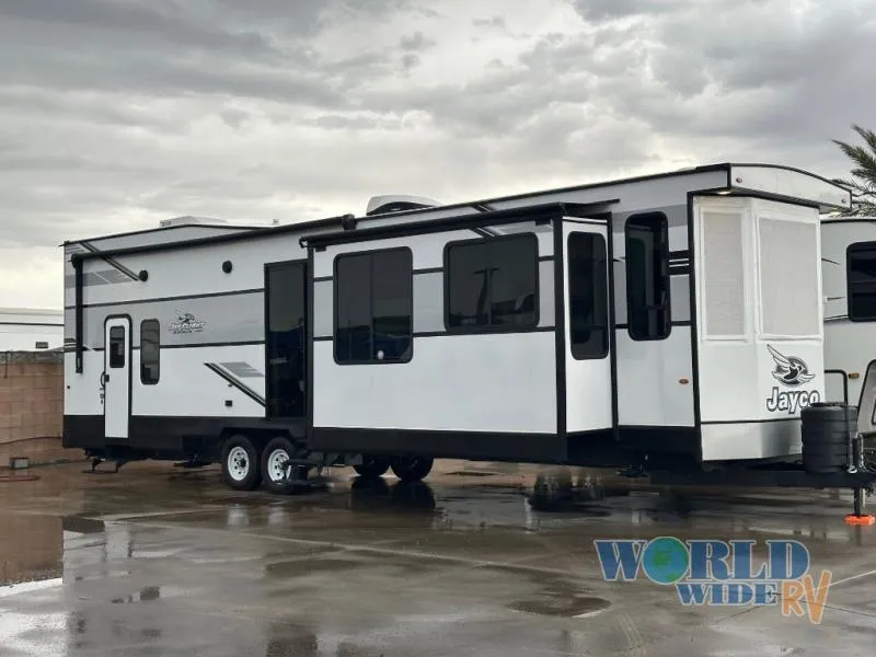 2025 Jayco Jay Flight Bungalow 40LOFT - Photo 2