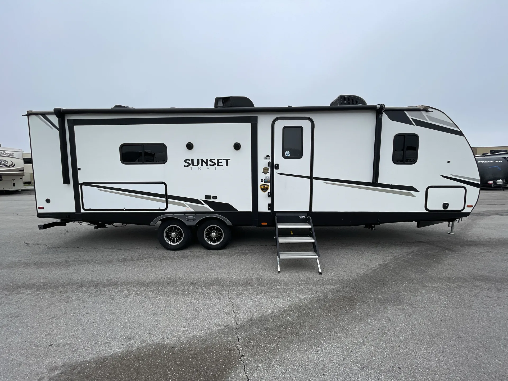 2022 CrossRoads Sunset Trail Super Lite SS285CK — campside