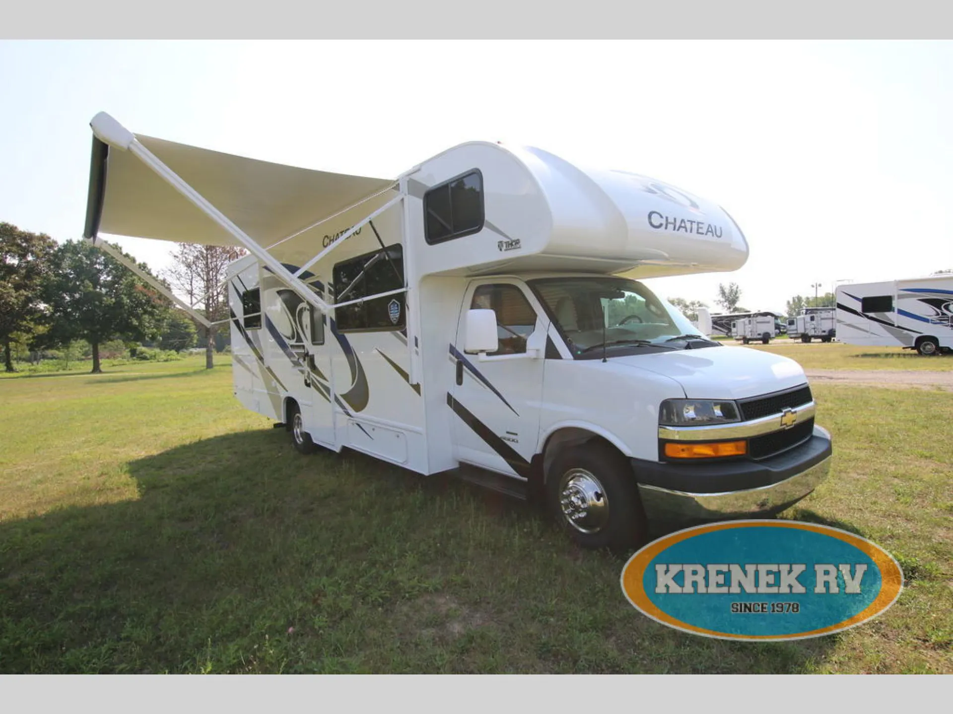 2022 Thor Motor Coach Chateau 28G CHEVY - Photo 2