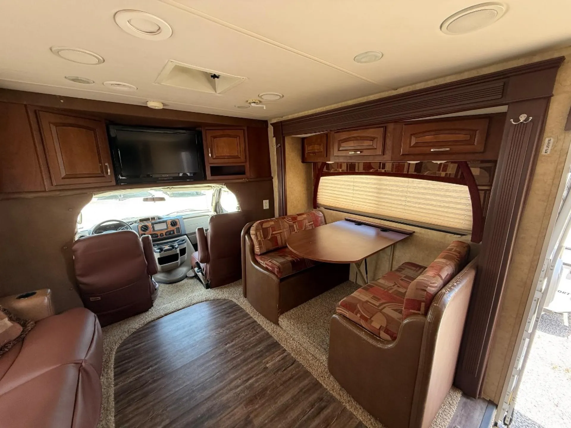 2012 Jayco Melbourne 29D - Photo 2