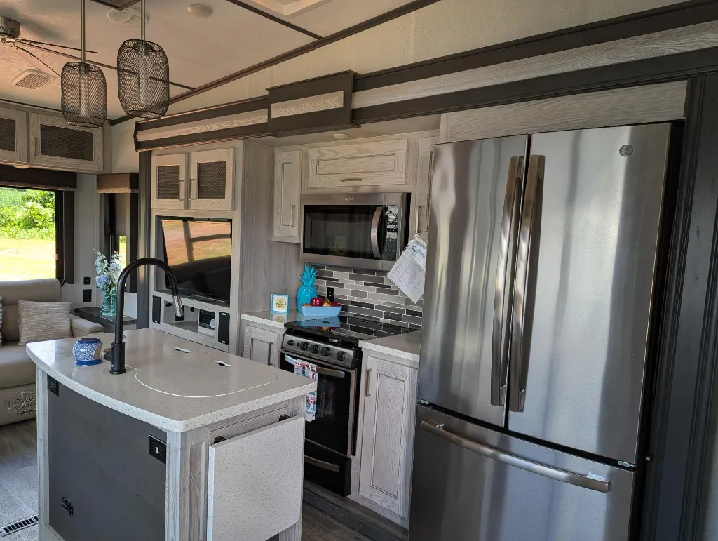 2021 Keystone Montana High Country 385BR, Photos photo 6