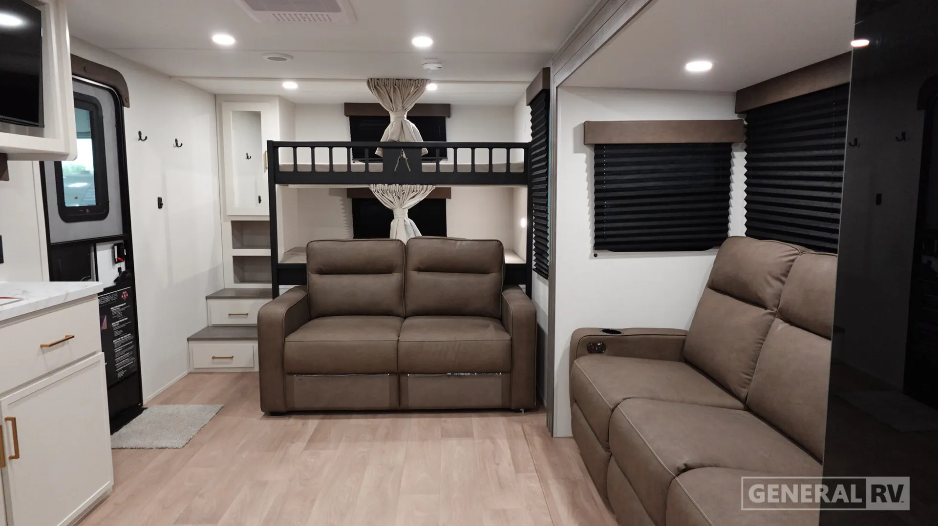 2026 Grand Design Transcend 265BHT - Photo 3