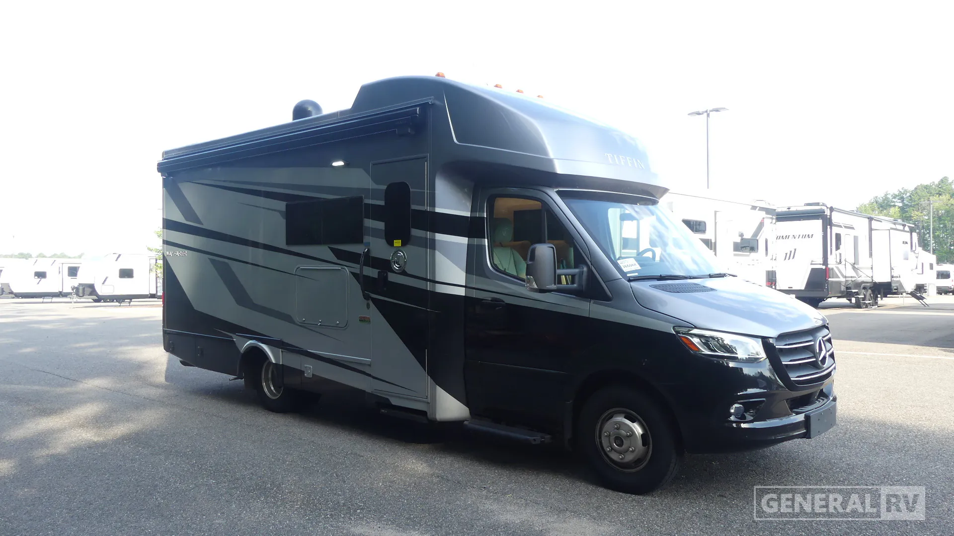 2026 Tiffin Wayfarer 25 XRW dealer photo 1 from General RV