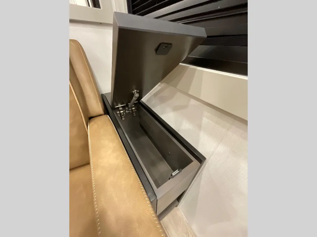 2025 Brinkley Model G 4100, Photos photo 23