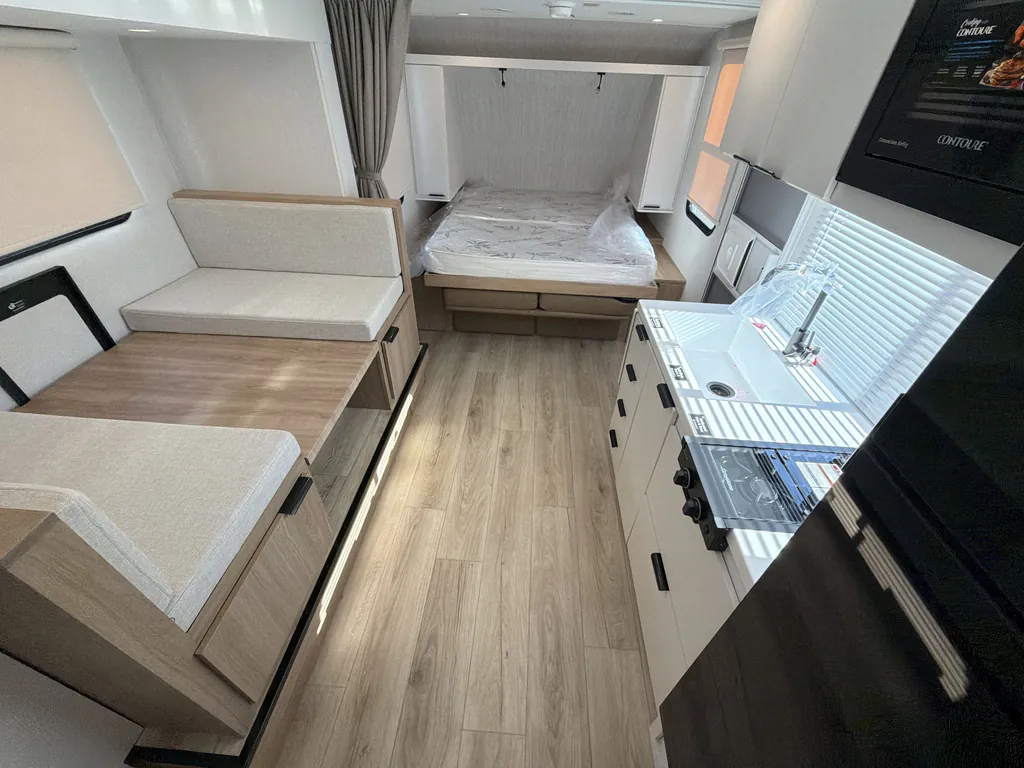 2027 Winnebago Micro Minnie 2108DS, Photos photo 8