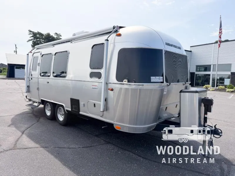 2024 Airstream International 23FB - Photo 2