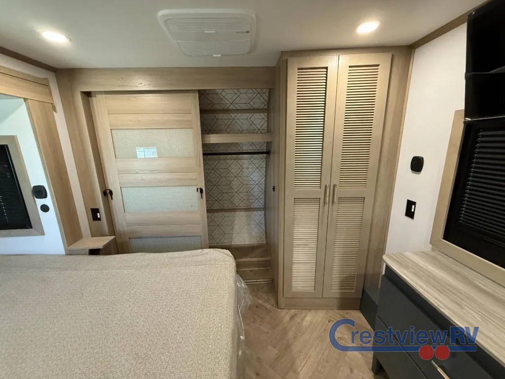 2026 Keystone Raptor 433, Photos photo 22