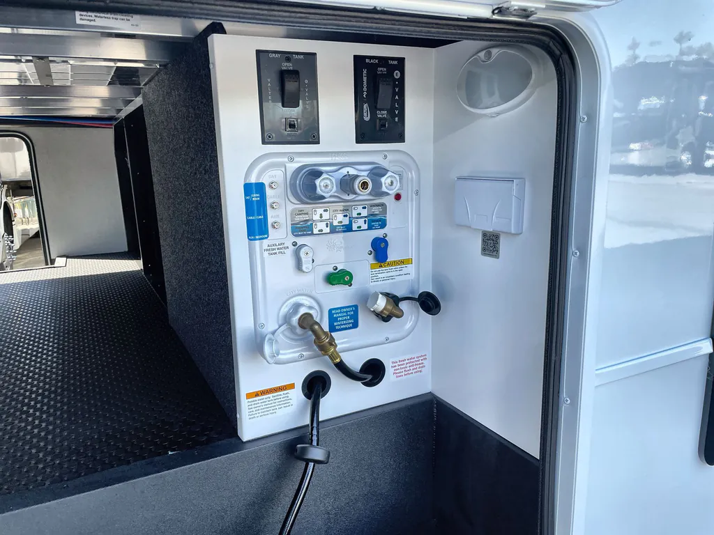 2026 Brinkley Model Z 3600, Photos photo 6