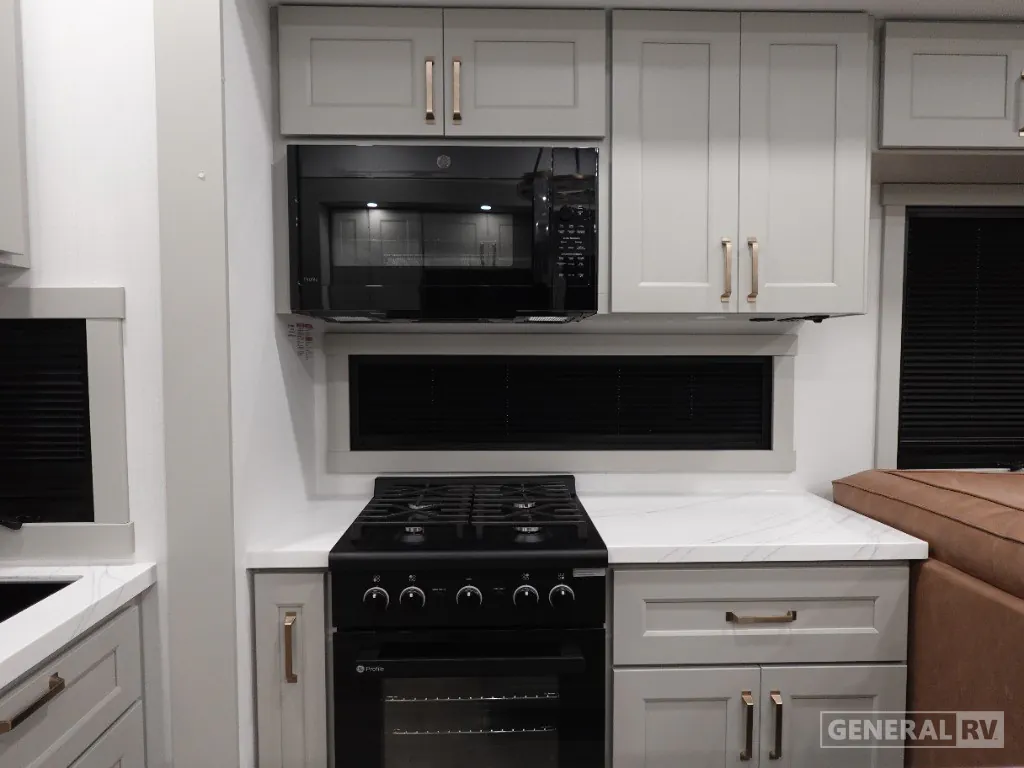 2025 Brinkley Model G 3250, Photos photo 7