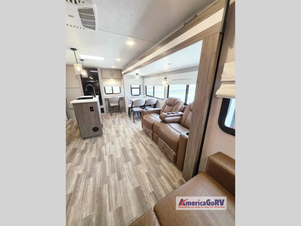 2024 Forest River Vibe 34XL, Photos photo 7