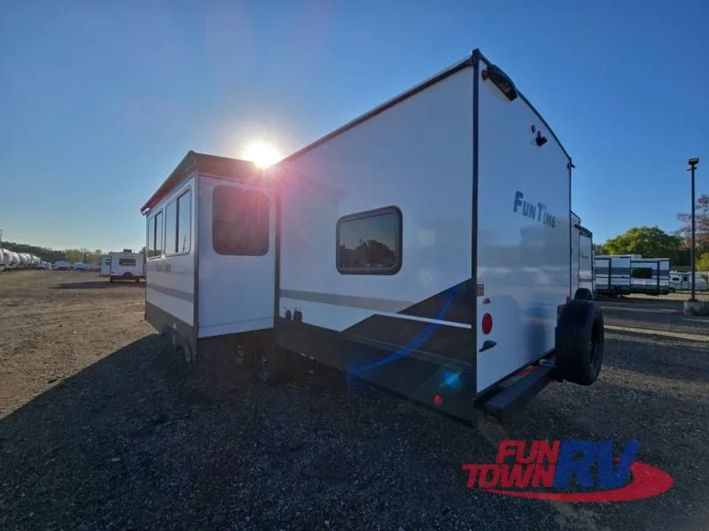 2026 CrossRoads RV Fun Time 28QB - Photo 4