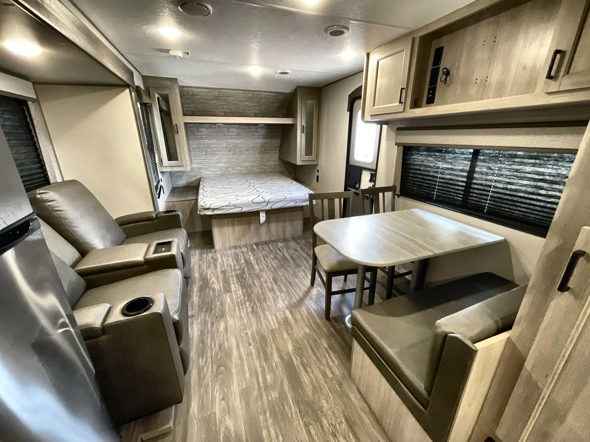 2024 Forest River Aurora Light 22MLS - Photo 4