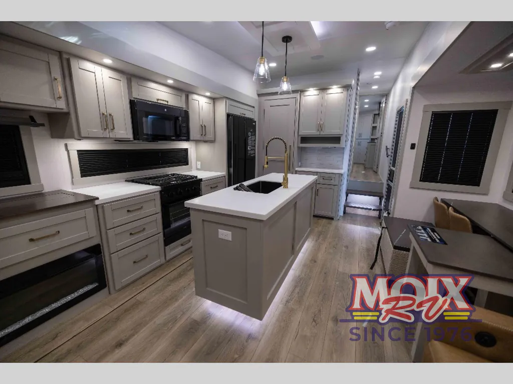 2026 Brinkley Model Z 3600, Photos photo 21