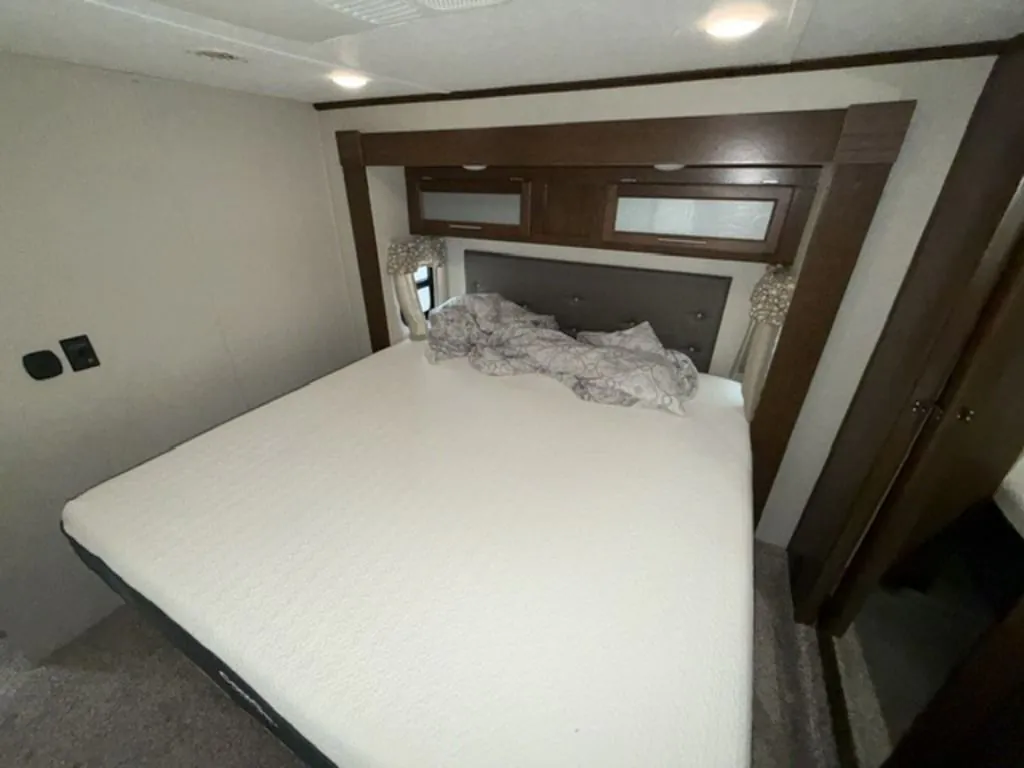 2019 Forest River Wildcat 32WB, Photos photo 24