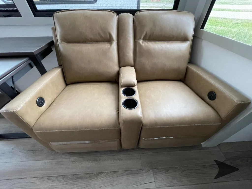 2026 Brinkley Model G 4100, Photos photo 10