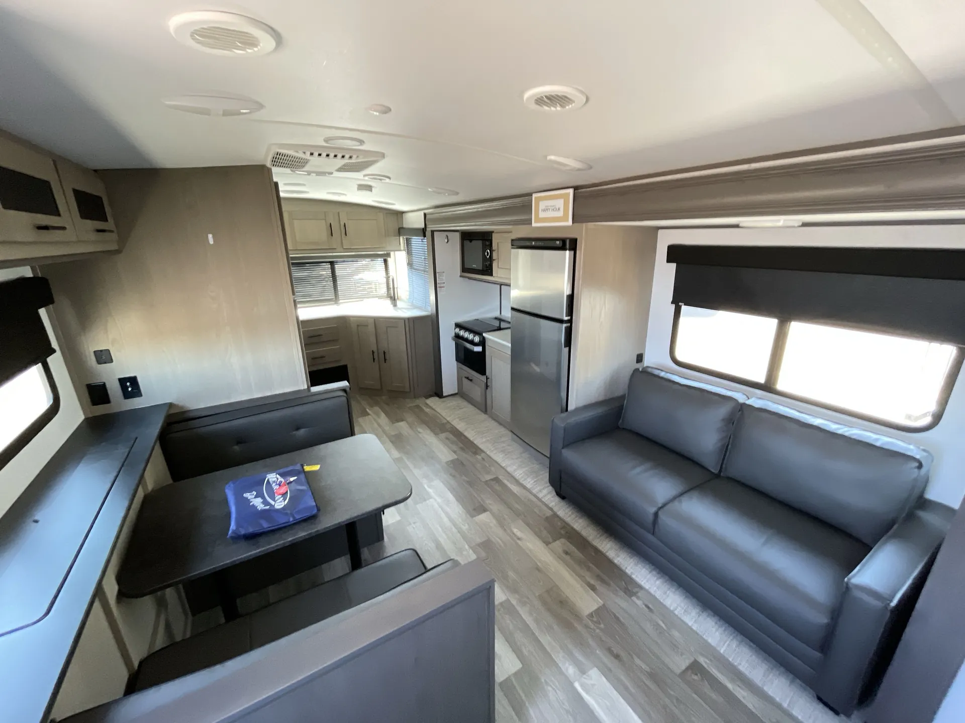 2021 Heartland Sundance 231ML — living area main