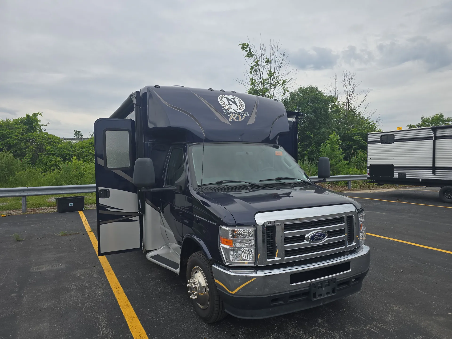 2024 nexus rv Viper 25V - Photo 2